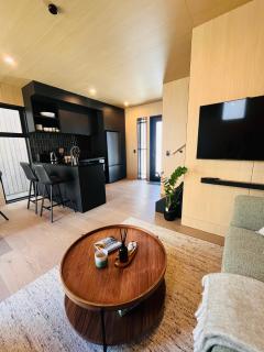 Ski Villa & carpark, a retreat close to everything - 6