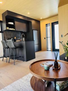 Ski Villa & carpark, a retreat close to everything - 5