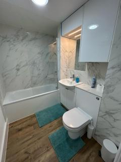 Luxury 2 bed flat in Guildford - 6