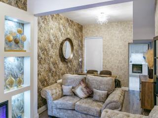 Pass the Keys Lovely 3-Bed Home in City Centre Lots Around - 3