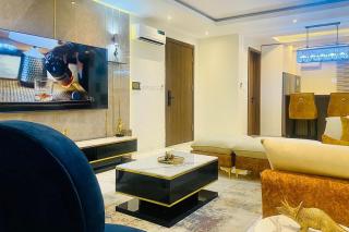 2 Bed Apartment Sleeps 4 - Pool - Free Parking - 8