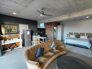 Chapman View Studio - 2