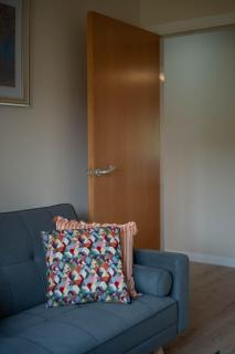 Aberdeen 2BR Flat Near Airport & City Centre - 9