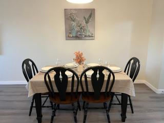 3 Adjacent 4-bed Homes - Park Views, Fully Stocked - 2