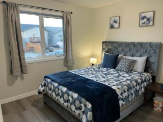 3 Adjacent 4-bed Homes - Park Views, Fully Stocked - 1