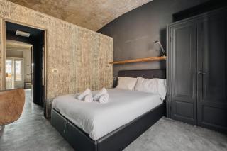 NYC-Style Industrial Apt on Navigli Milan - 8