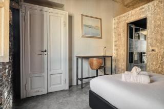 NYC-Style Industrial Apt on Navigli Milan - 7