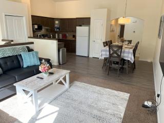 3 Adjacent 4-bed Homes - Park Views, Fully Stocked - 8