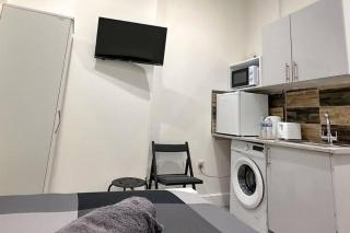 Studio - Sleeps 2 - next to Ealing Broadway - 8