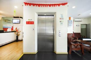 Hotel O Batu Ferringhi Beach formerly ESQ Ferringhi - 4