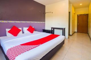 Hotel O Batu Ferringhi Beach formerly ESQ Ferringhi - 8