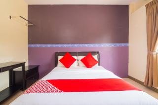 Hotel O Batu Ferringhi Beach formerly ESQ Ferringhi - 3