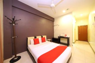 Hotel O Batu Ferringhi Beach formerly ESQ Ferringhi - 2