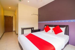 Hotel O Batu Ferringhi Beach formerly ESQ Ferringhi - 1