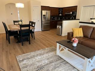 3 Adjacent 4-bed Homes - Park Views, Fully Stocked - 7