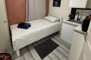 Studio Sleeps 1 near Acton Park - 7