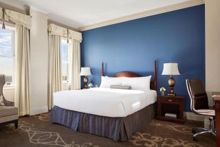 Fairmont Hotel Macdonald - 1