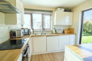 Pet Friendly Home in Chelmsford-Hot Tub-Sleeps 6 - 1