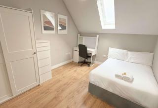 Four Bedroom Apartment in Fantastic Location - 7