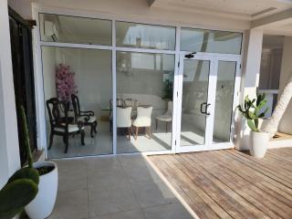 Kaylee Boutique Beach Resort - Kokrobite - 3