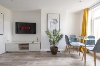 Chill in Gill Comfy House, Perfect for Contractors Free Parking x 1, Pool Table - 5