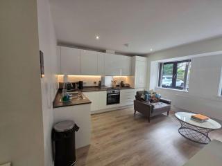 Cozy Studio in Solihull with Parking - NEC or Airport - 8