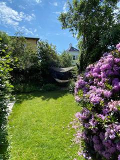 Din egen villa, spa, ude bruser, have & elbil-lader - 1