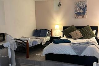 Studio Sleeps 3 - Outdoor Space - Pet Friendly - 3