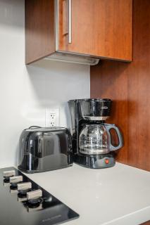 Modern 1 BR Apartment in North York Free parking - 4