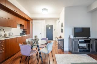 Modern 1 BR Apartment in North York Free parking - 5