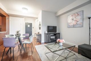 Modern 1 BR Apartment in North York Free parking - 2