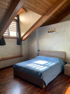 bilocale su due piani vicino centro - 1