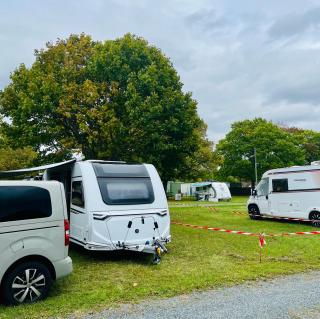 5 Sterne Wohnwagen direkt an der Messe - beheizt- inklusive Stellplatz & WLAN - New CARAVAN at Fairground - inclusive CaravanParking & WLAN - direkt Messegelände-Duschräume vor Ort - Kitchen - Heating - Hannover - 9