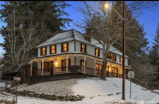 Huckleberry House - 0