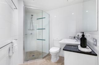 Luxury Broadbeach 2B, River & Hinterland Views, Steps to Beach - 7