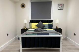 Studio Sleeps 2 near Ealing Broadway - 8