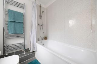 Chill in Gill Comfy House - 9