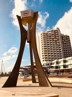 Coastal Comfort 1 King, 2 Queen beds with Park Views - 1