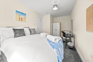 Meadows Cozy & Comfy 5BR House By AltoLuxo Short Lets & Serviced Accommodation With Free WiFi & Parking - 6