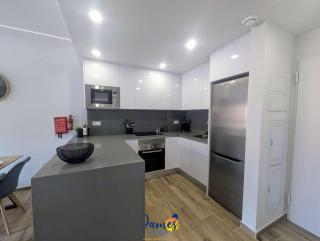 Chic 2 bedroom Apartment with Comunal Pool VM75 - 5