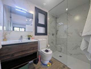 Chic 2 bedroom Apartment with Comunal Pool VM75 - 5