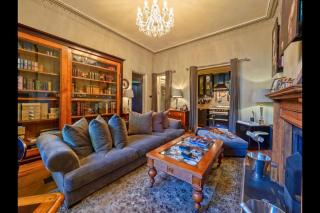 Holland Park Classic High Ceilings Luxury 2 Bed - 2