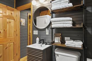 Hot Tub & WiFi - Hillside Haven Red River Gorge KY - 3