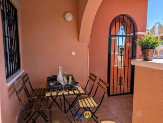 Contemporary 2 Bed Apartment with Com Pool VM77 - 5