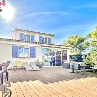 Villa moderne vue mer et collines aux Portes des Calanques - 0