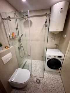 Bright & Modern Apartment in City Kvart - Podgorica - 5