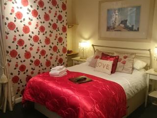 The Georgian Guesthouse - 8