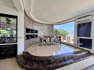 Villa Miraluna ,Jacuzzi Retreat - 1