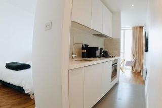 1 Bed City Studio Sleeps 3 - Wifi Views - 7