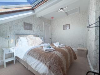 Large 6-Bed Victorian House Prime Harrogate Stay - 5